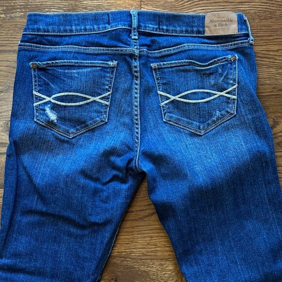 Abercrombie & Fitch Perfect Stretch, Low Rise Distressed Cropped Jeans Size 28 - Picture 6 of 12